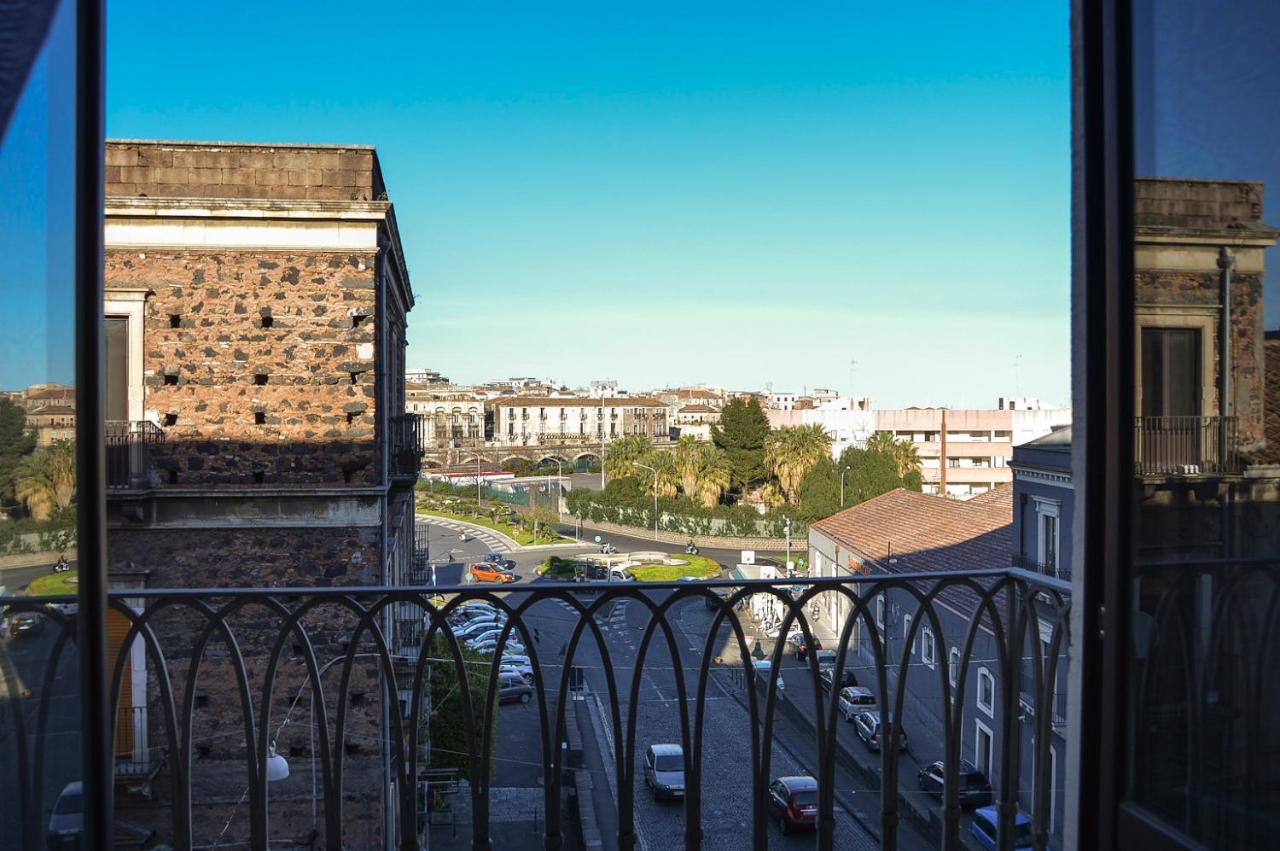 Hotel Casa Alcala Deluxe Catania Exterior foto